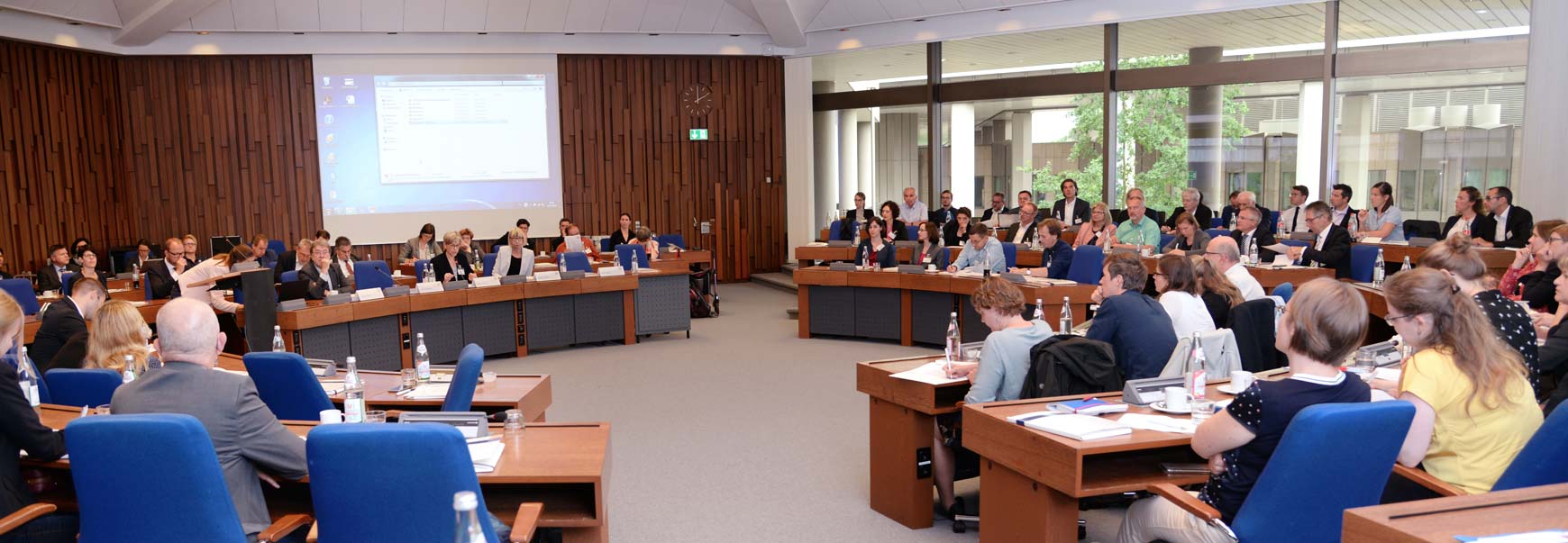 Kennungsbild für die Veranstaltungsreihe „Wissenschaft trifft Praxis“